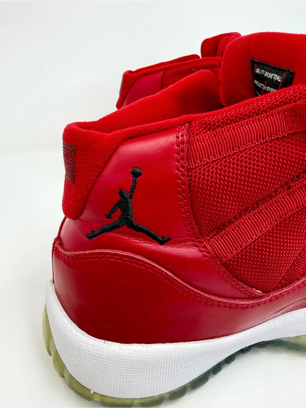 Jordan 11 Retro Win Like 96 Red Size 6.5 - Picture 3 of 8